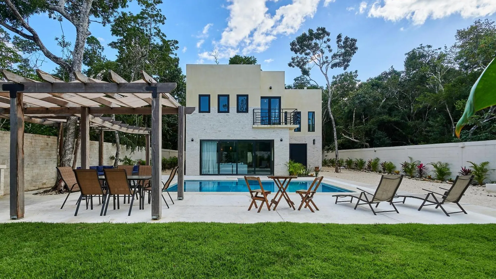 Villa Tortuga Lux 4 Bdr Big Garden*Pool *Cenote Tulum Mexico